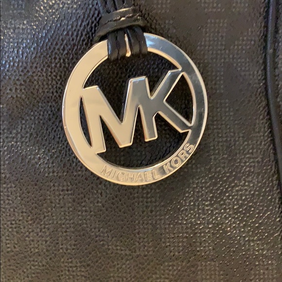 ✨EUC MICHAEL KORS large handbag - Picture 3 of 10